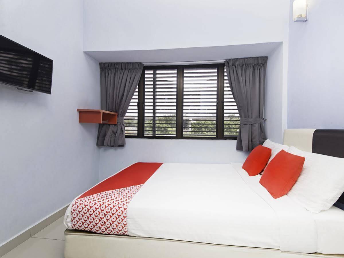 Oyo 220 Hotel Sri Maluri Kuala Lumpur Exteriér fotografie